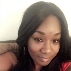 Meet your Posher, Aisha